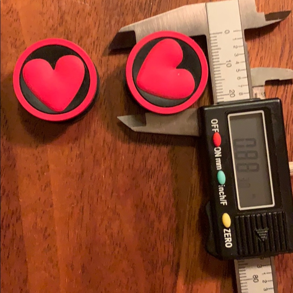 1” silicon heart gauges ❤️